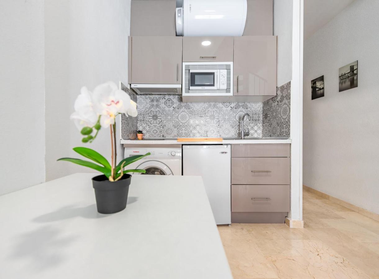 Private Rooftop & Elegant Studio - Center By Rems Apartment Malaga Exterior photo