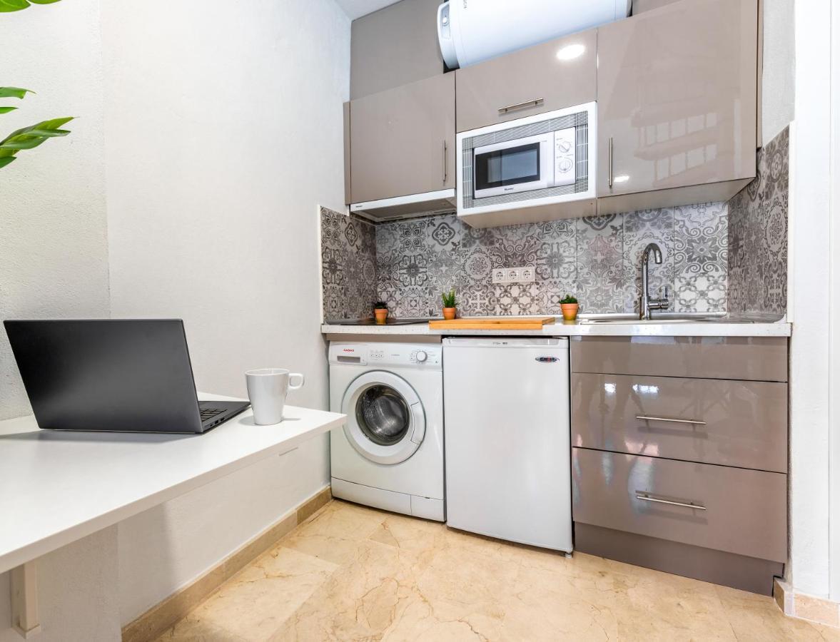 Private Rooftop & Elegant Studio - Center By Rems Apartment Malaga Exterior photo